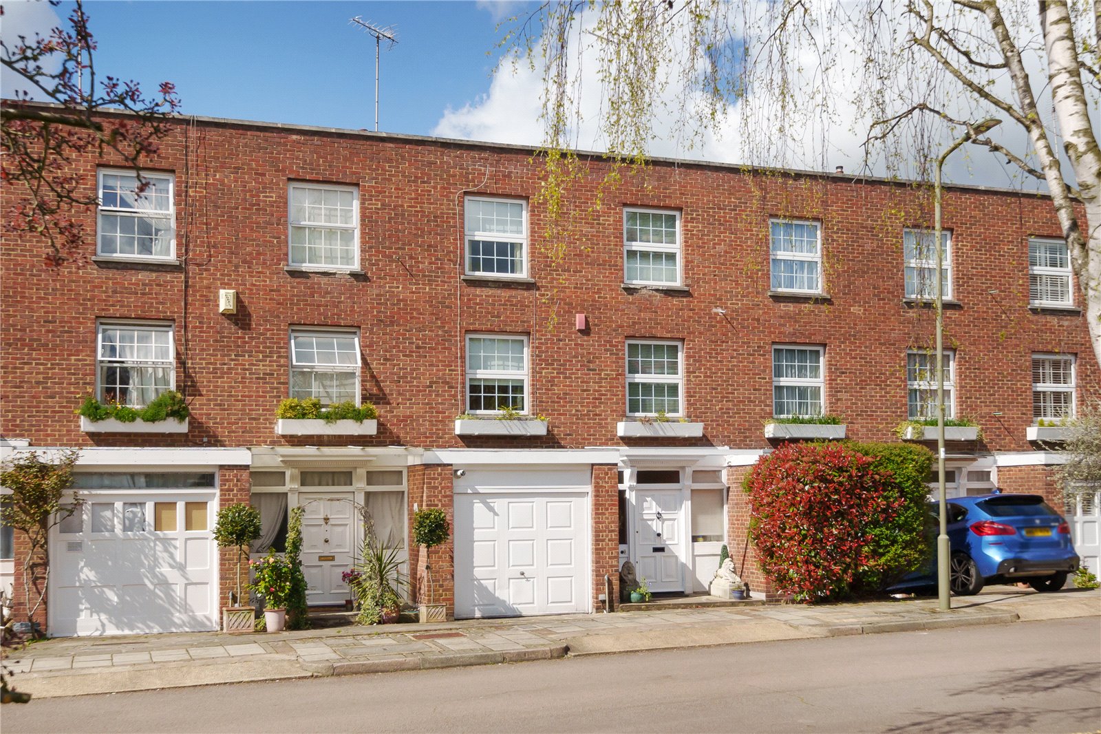 3 bed terraced house for sale in Baxendale, Whetstone 3