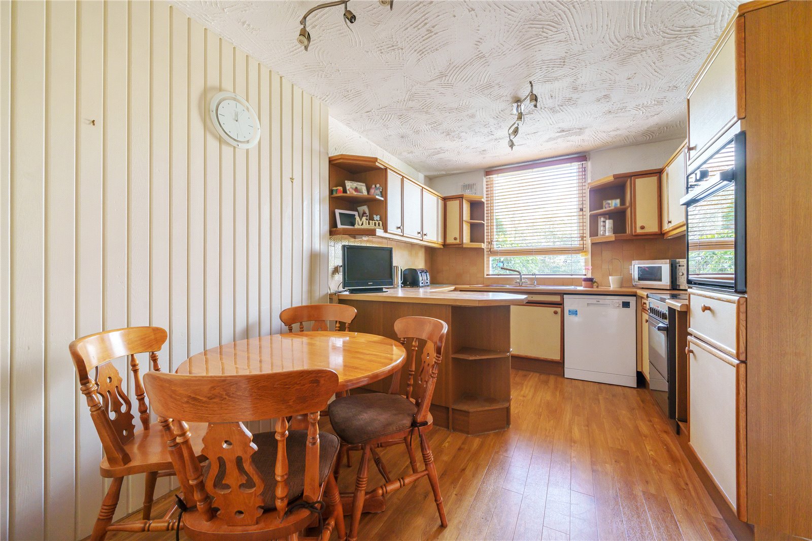 3 bed terraced house for sale in Baxendale, Whetstone 1