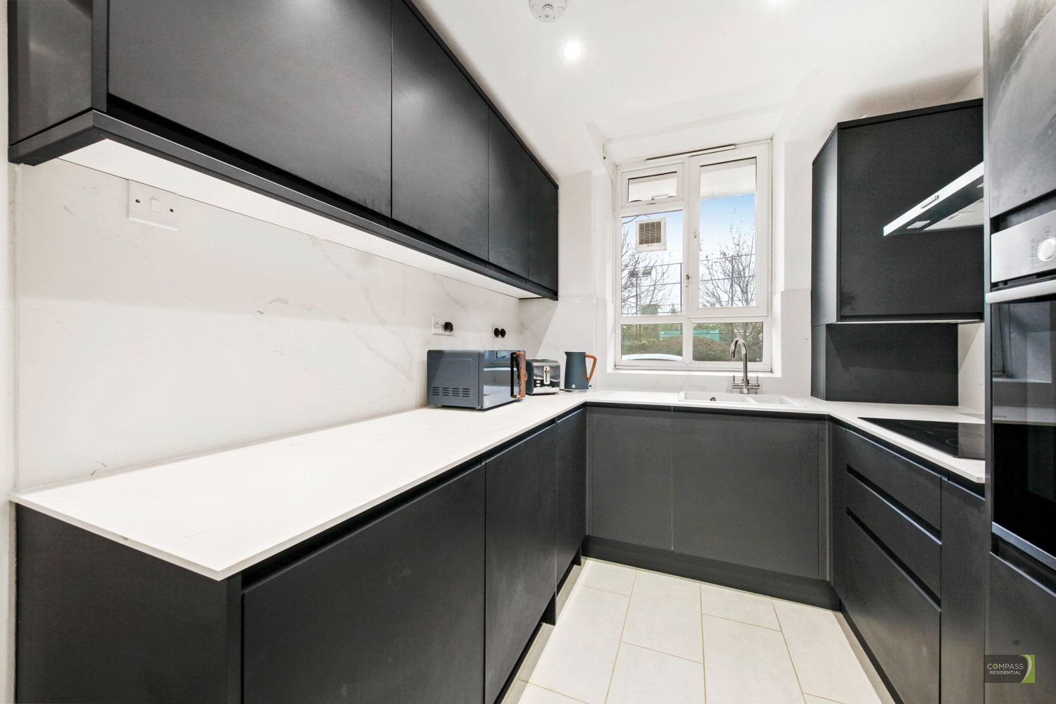 3 bed ground floor flat for sale in Darlan Road, Fulham 1
