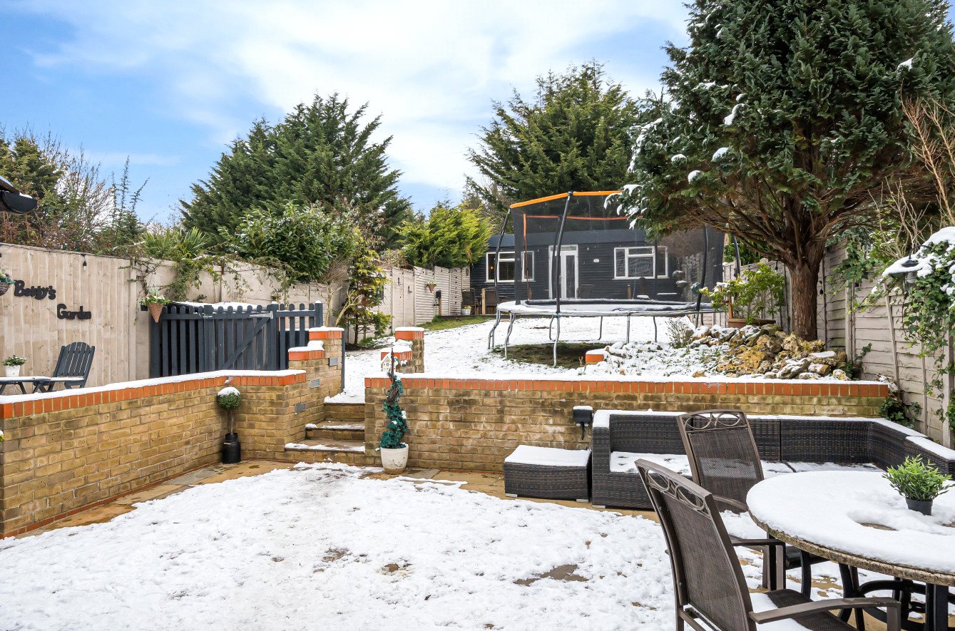 3 bed semi-detached house for sale in Primrose Hill, Kings Langley 9