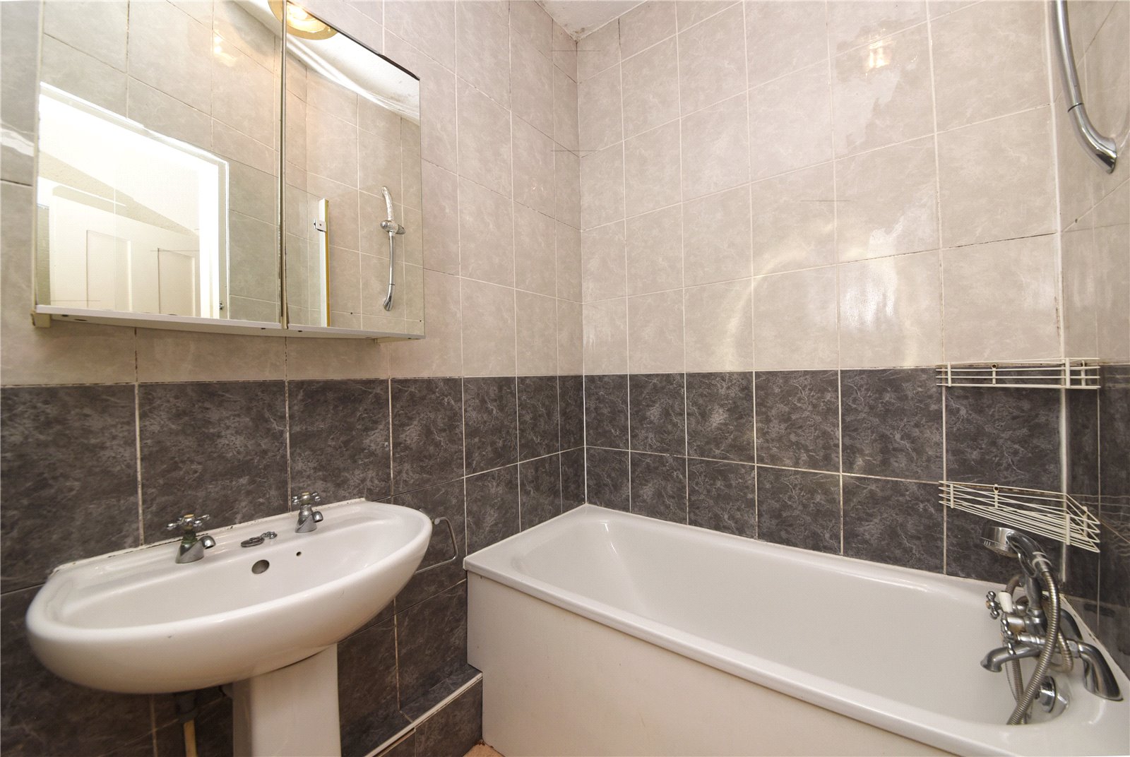 1 bed ground floor flat for sale in Rowsley Avenue, Hendon 5