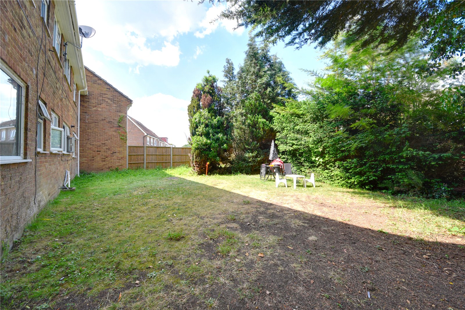 2 bed ground floor maisonette for sale in Red Road, Borehamwood 3