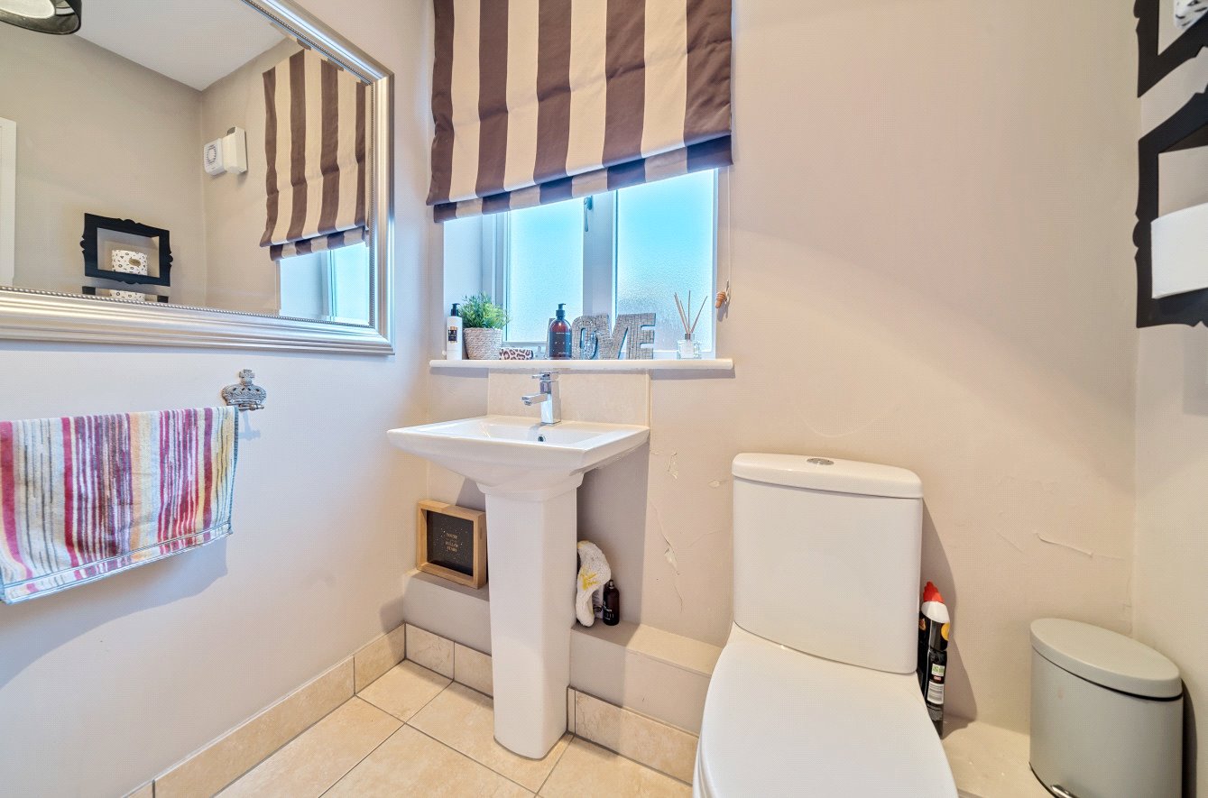 3 bed detached house for sale in Harcourt Road, Bushey 8