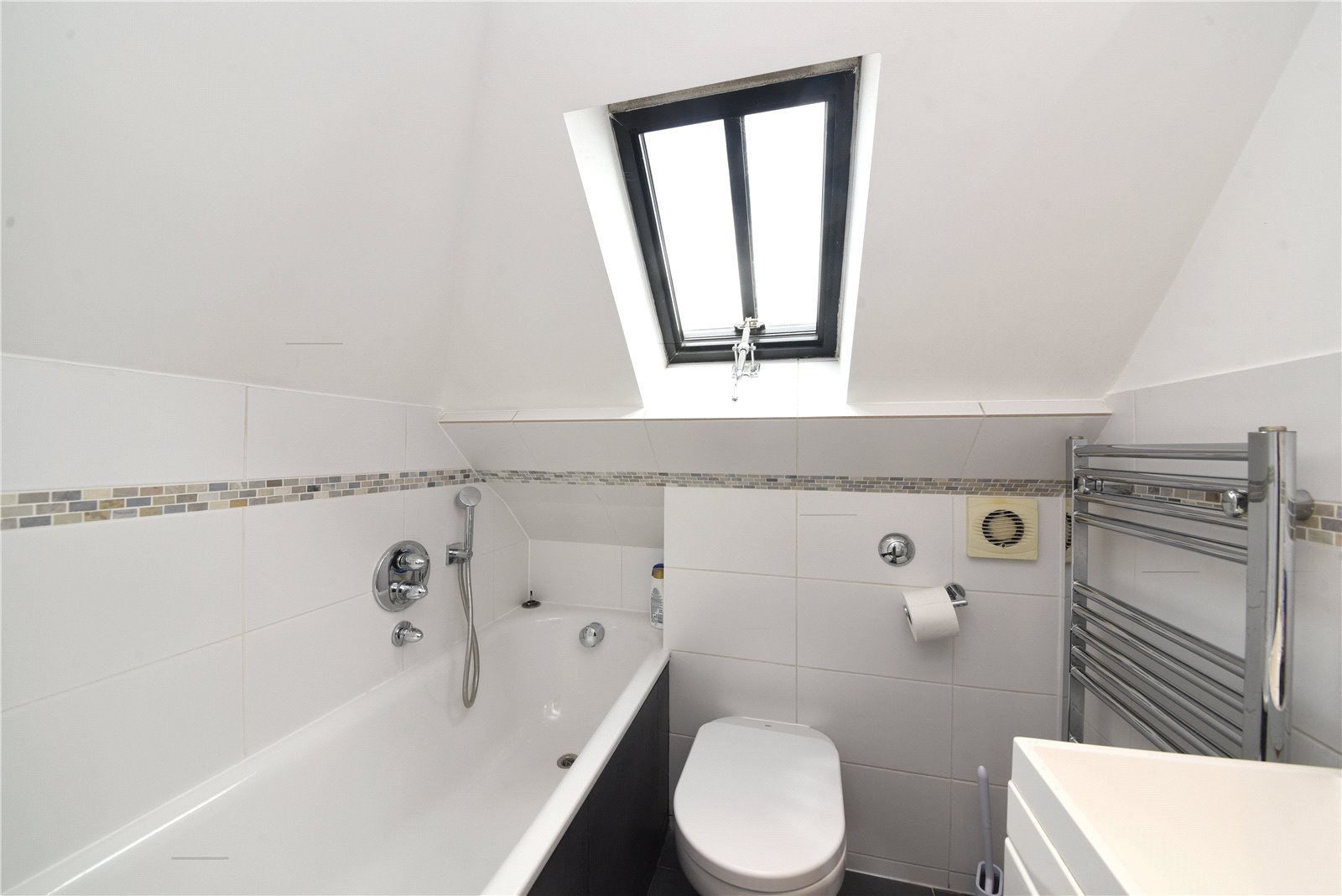 4 bed semi-detached house for sale in Hampstead Garden Suburb 6