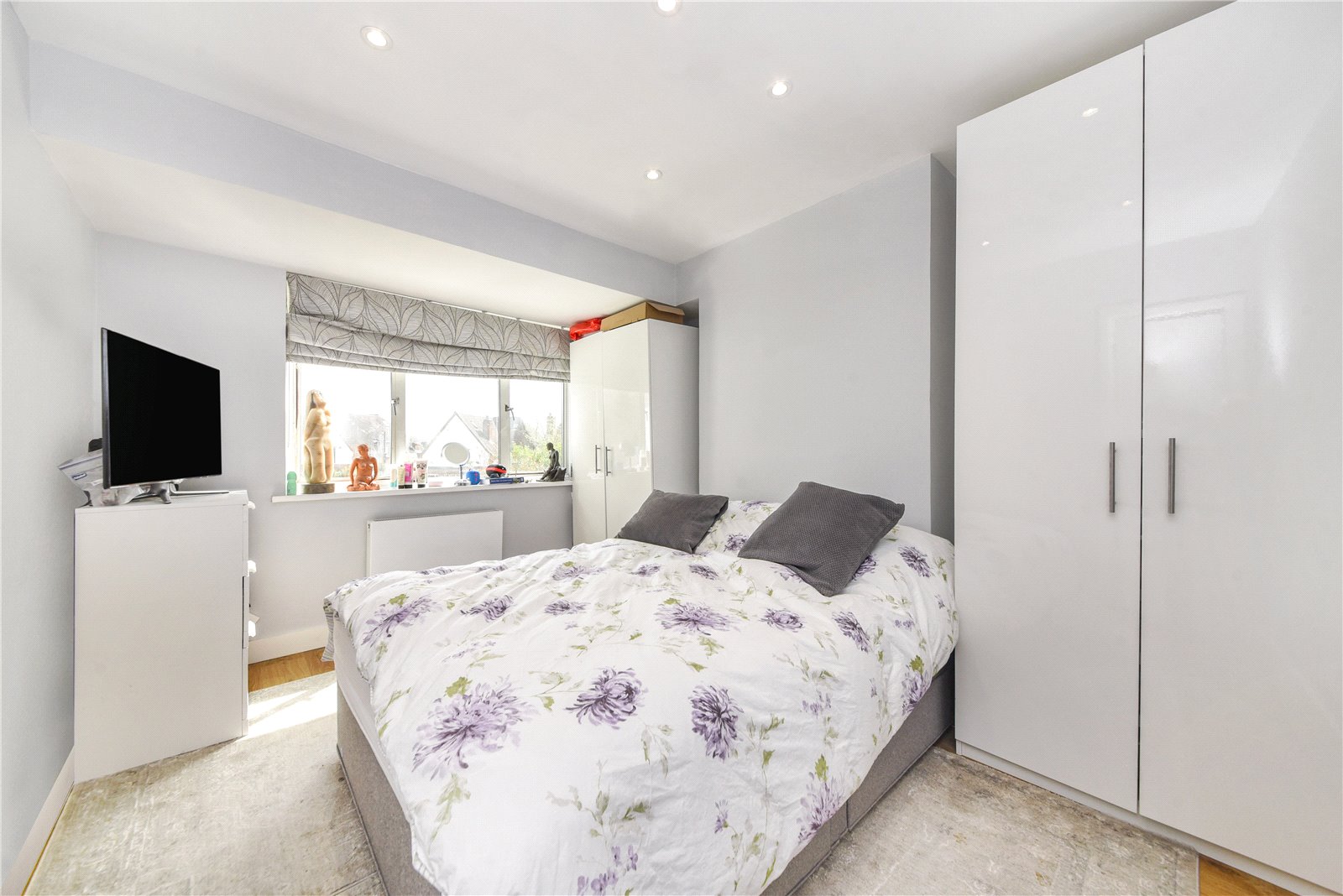 4 bed semi-detached house for sale in Hampstead Garden Suburb 5