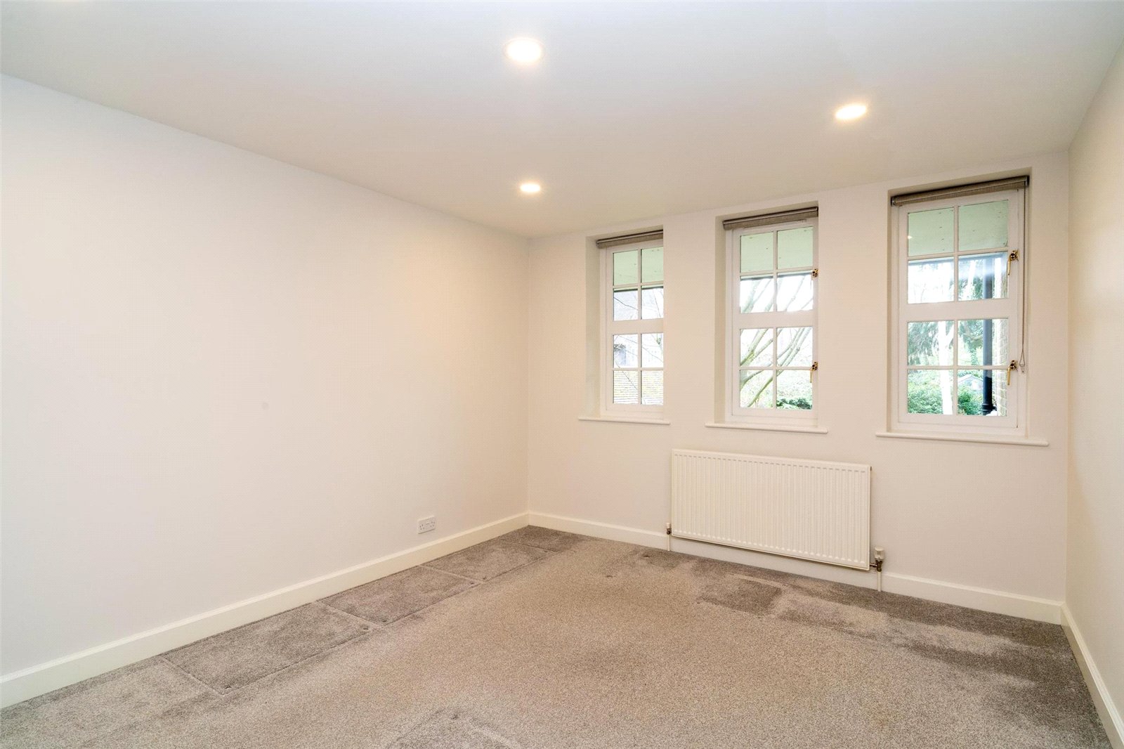 3 bed apartment for sale in Corringway, London  - Property Image 2