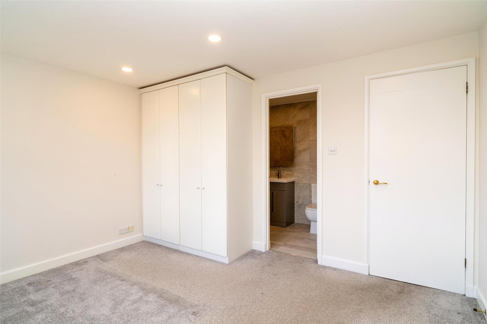 3 bed apartment for sale in Corringway, London  - Property Image 7