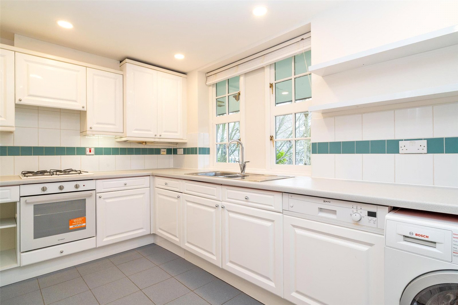 3 bed apartment for sale in Corringway, London  - Property Image 10