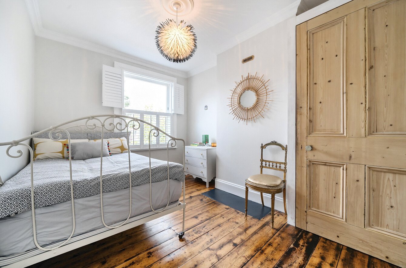 2 bed terraced house for sale in Bush Hill Park, Enfield 7