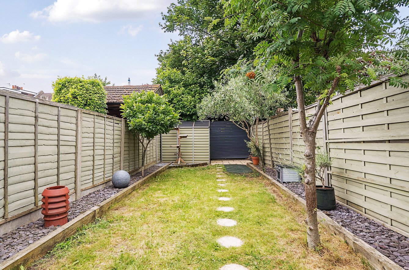 2 bed terraced house for sale in Bush Hill Park, Enfield 1