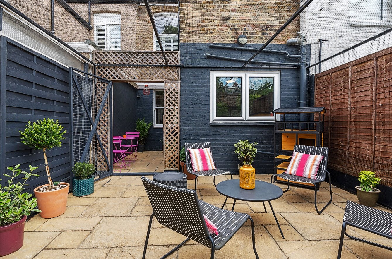 2 bed terraced house for sale in Bush Hill Park, Enfield 12