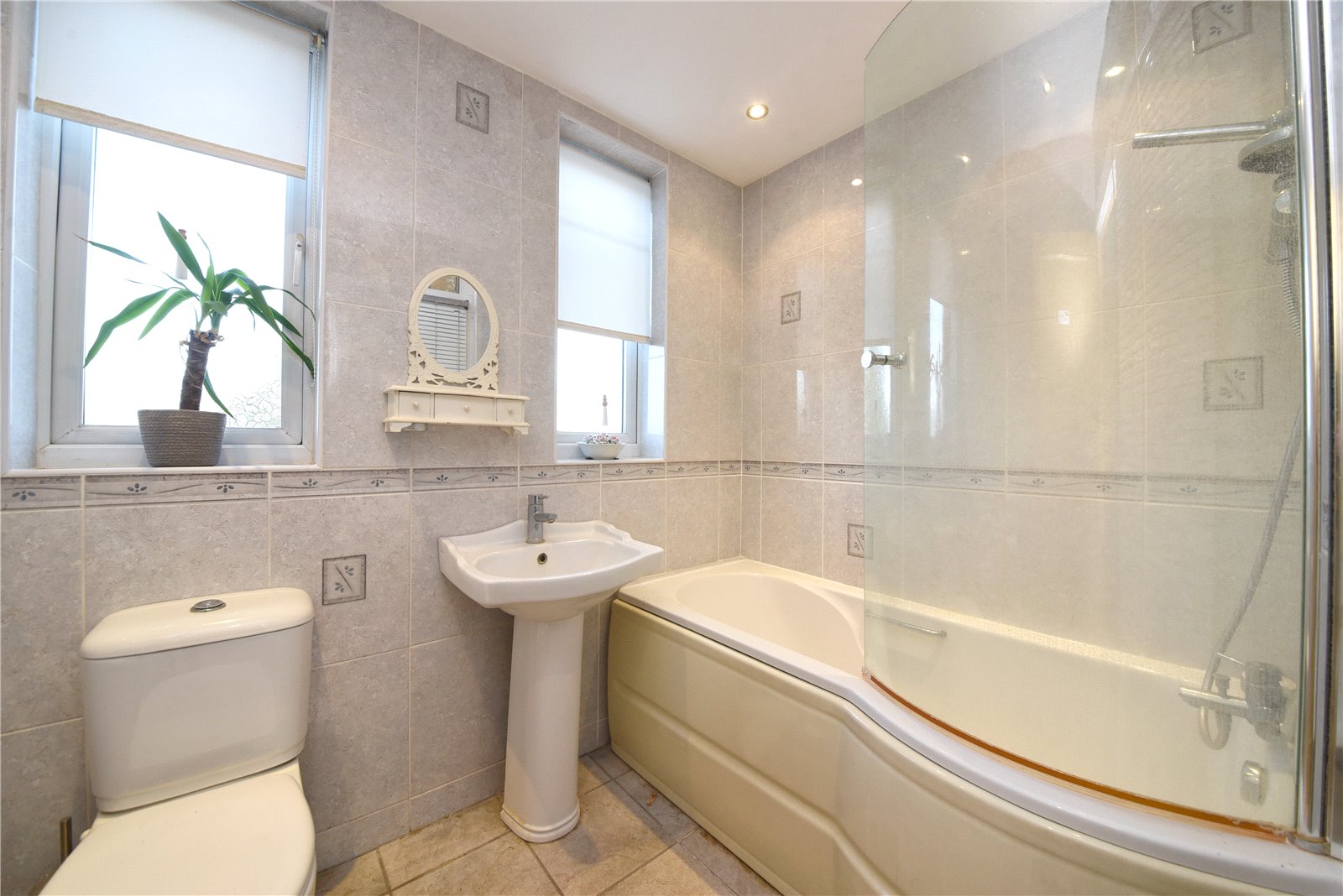 4 bed terraced house for sale in Winchmore Hill 6