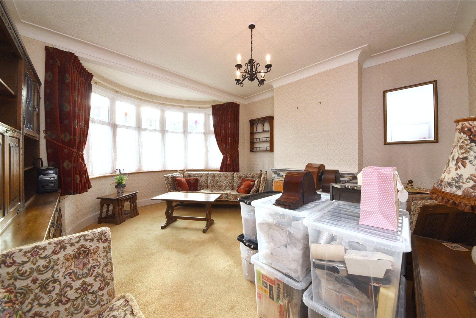 4 bed terraced house for sale in Winchmore Hill 2