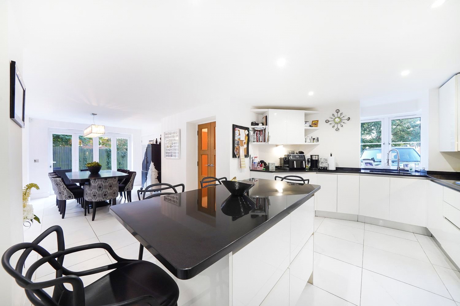 5 bed detached house for sale in Harcourt Road, Bushey 4