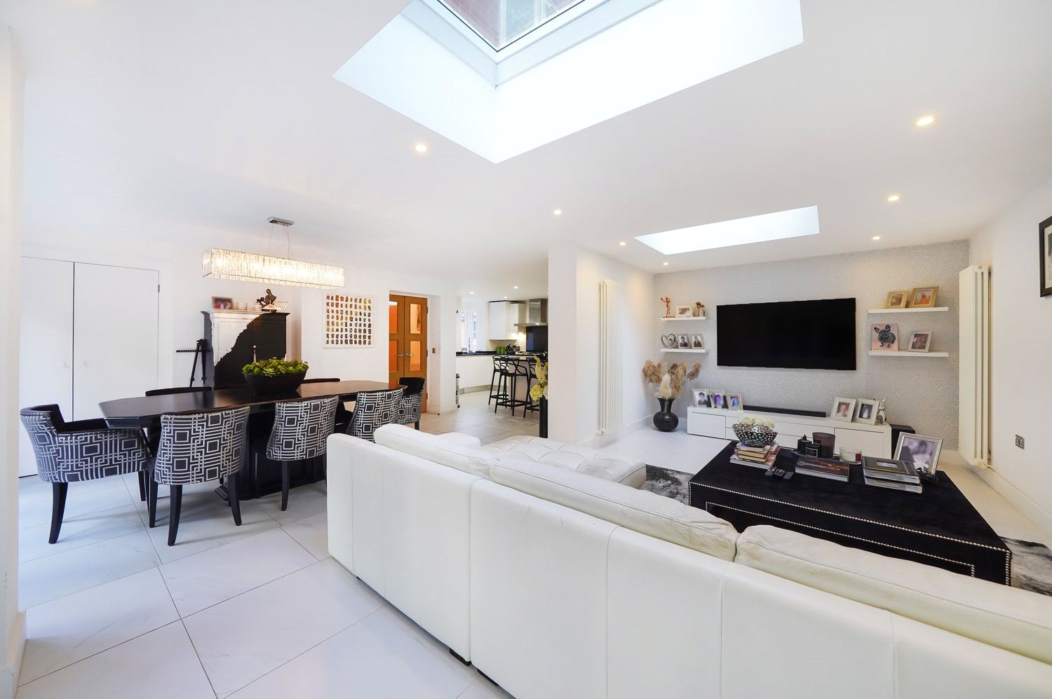 5 bed detached house for sale in Harcourt Road, Bushey 11
