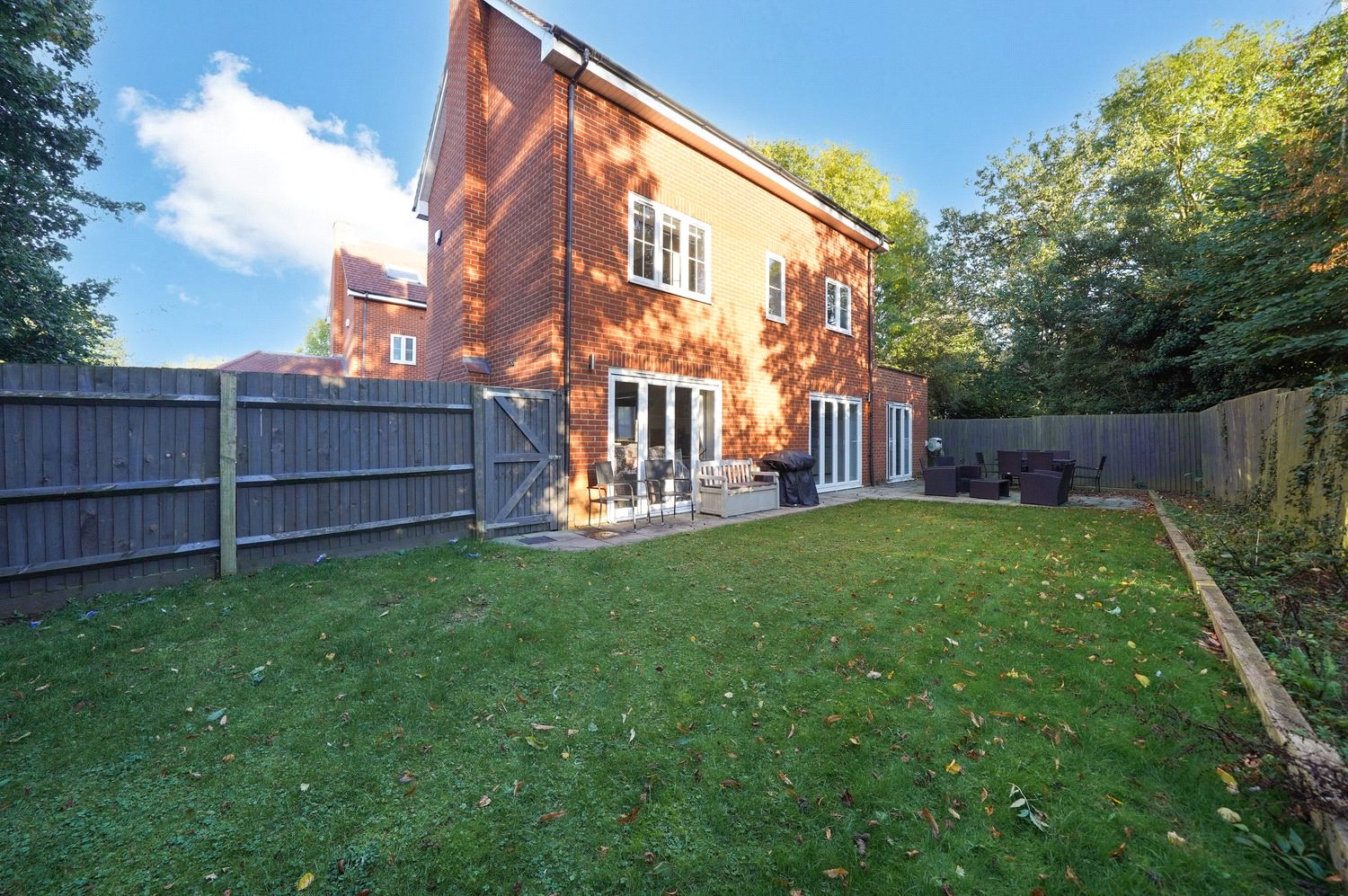 5 bed detached house for sale in Harcourt Road, Bushey 16