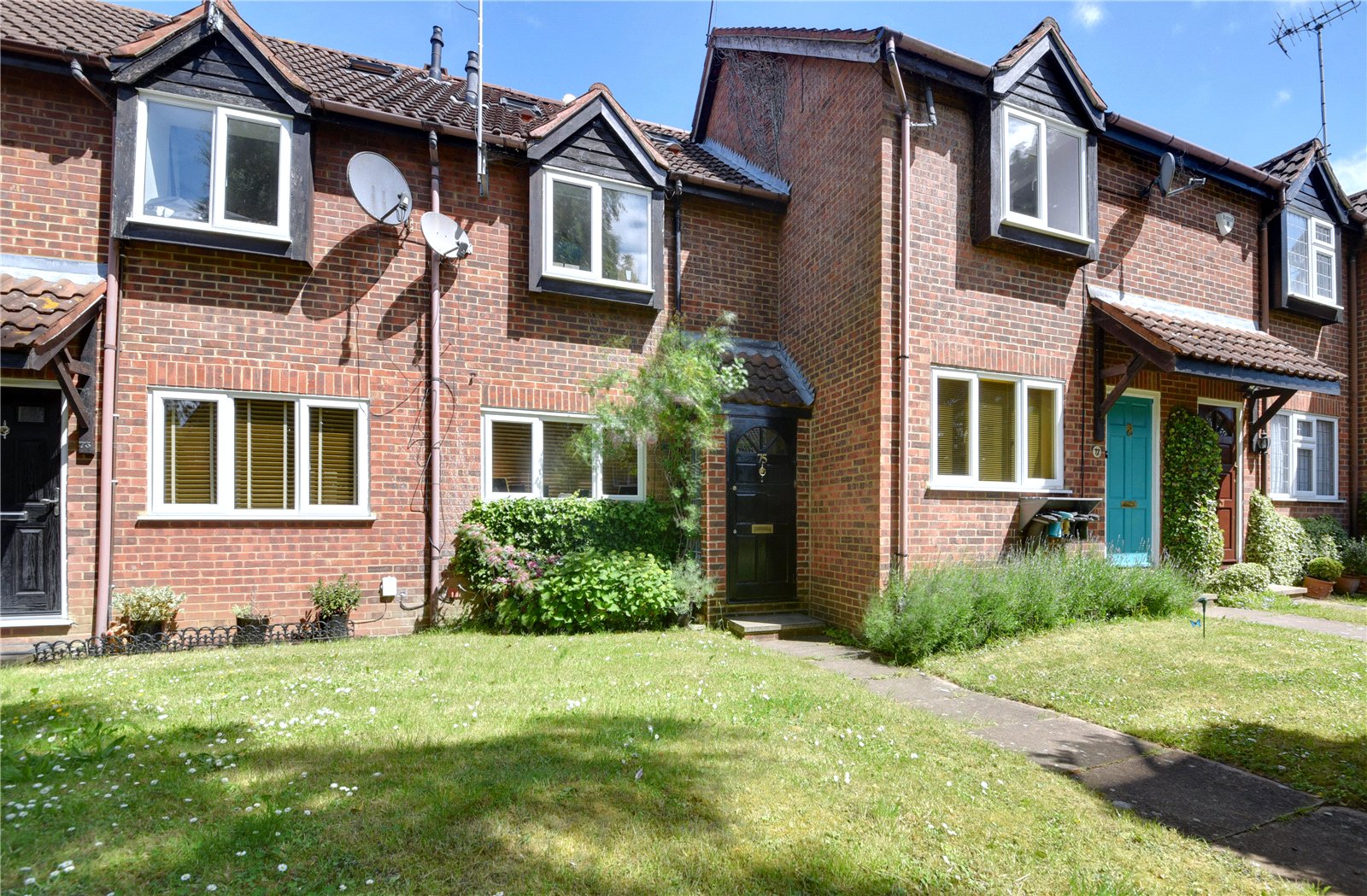 3 bed terraced house for sale in Boleyn Way, New Barnet  - Property Image 2
