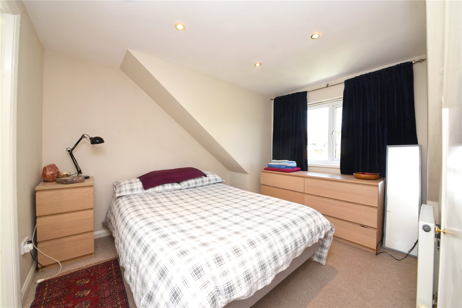 3 bed terraced house for sale in Boleyn Way, New Barnet  - Property Image 4