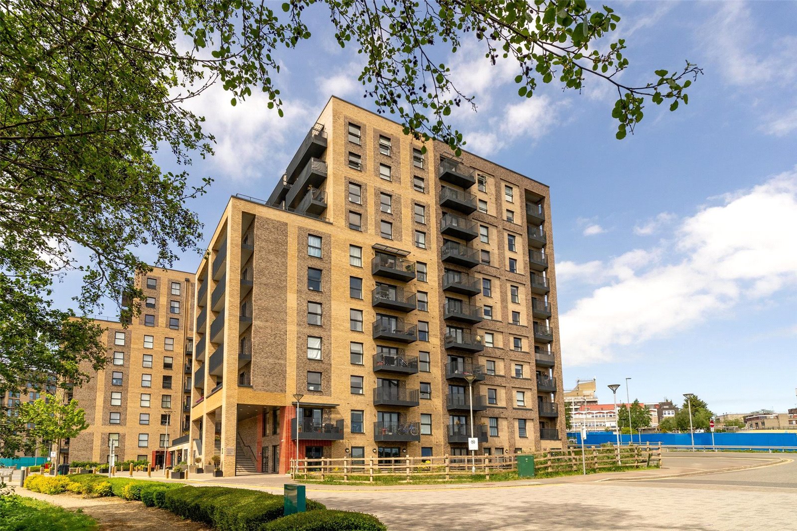 1 bed apartment for sale in Colnebank Drive, Watford  - Property Image 1