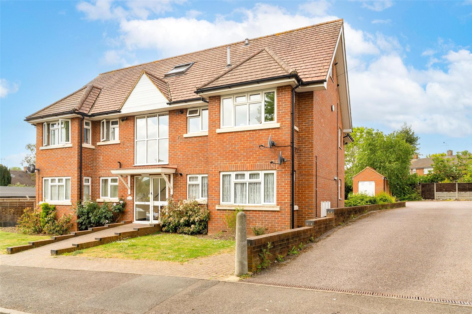 2 bed apartment for sale in Hope Green, Leavesden  - Property Image 9