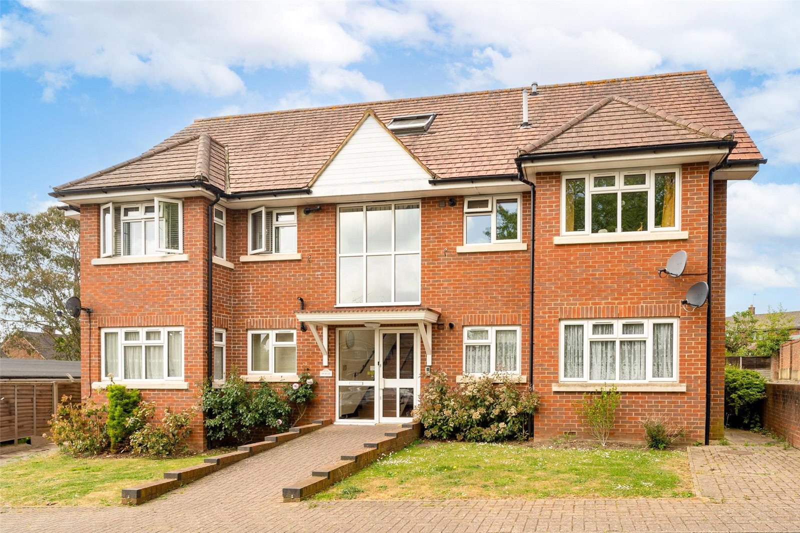 2 bed apartment for sale in Hope Green, Leavesden  - Property Image 5