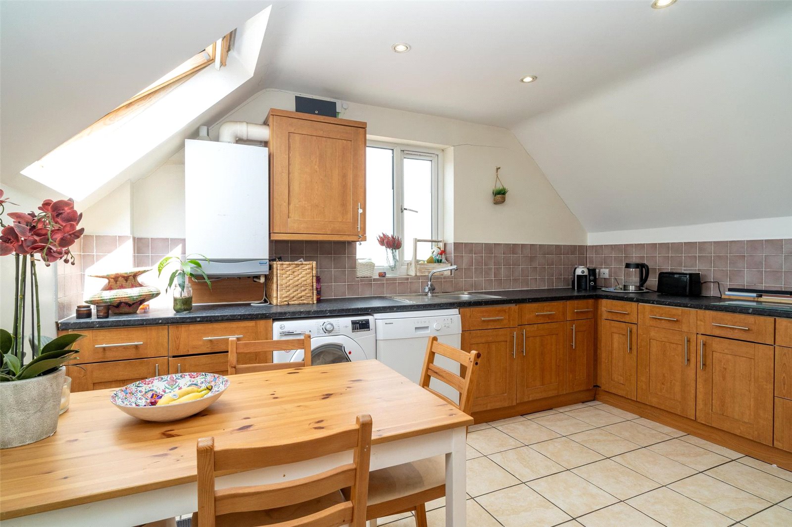 2 bed apartment for sale in Hope Green, Leavesden  - Property Image 2