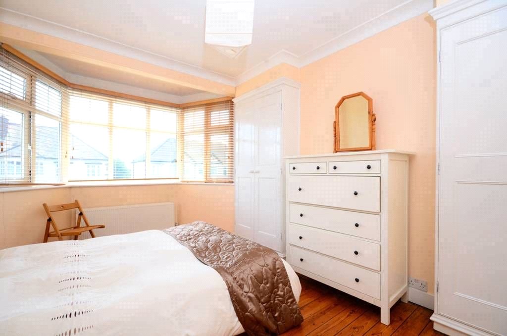 4 bed semi-detached house for sale in Orchard Avenue, Whetstone  - Property Image 5