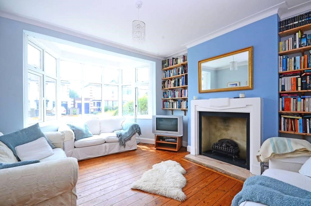 4 bed semi-detached house for sale in Orchard Avenue, Whetstone  - Property Image 4