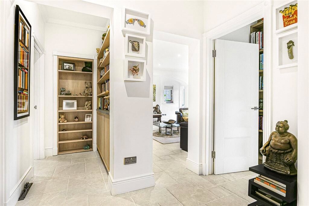 2 bed ground floor flat for sale in Cockfosters Road, Barnet  - Property Image 4