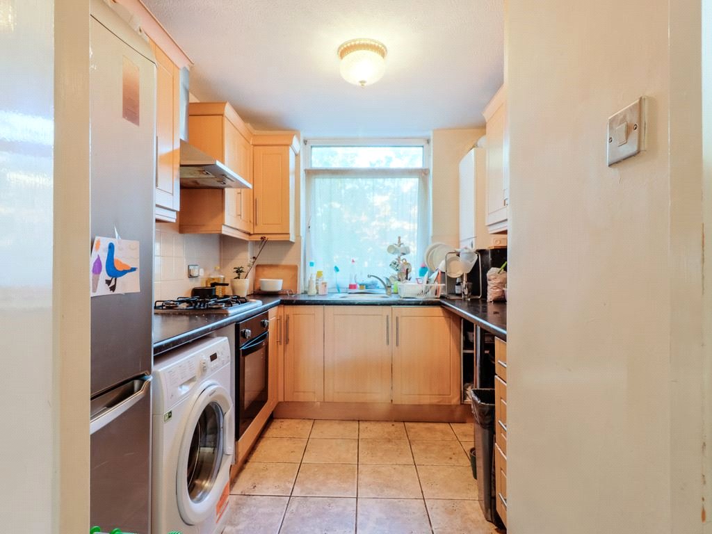 3 bed  for sale in High Road, Whetstone, N20 