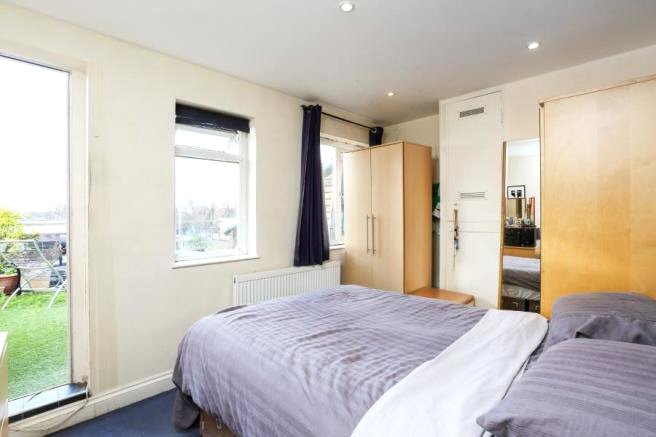 1 bed apartment to rent in Finchley Road, Temple Fortune - Property Image 1