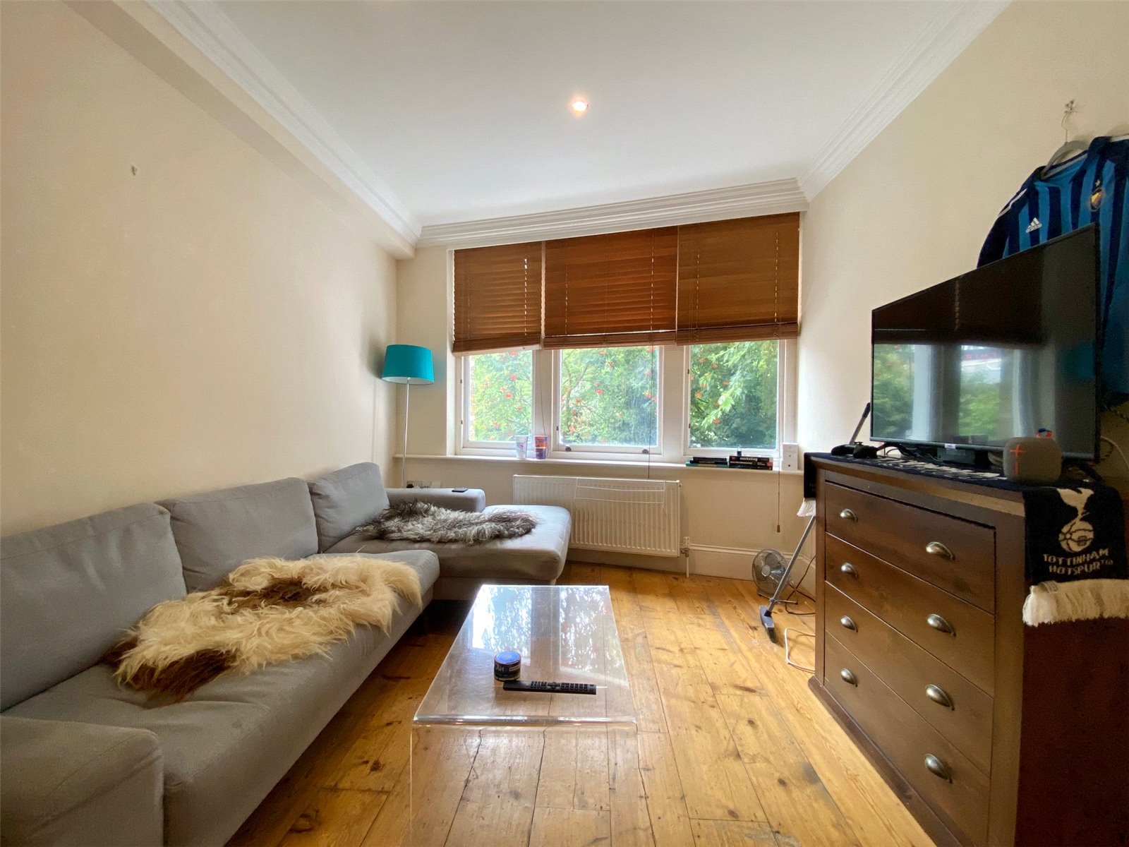2 bed apartment for sale in Drayton Park, Arsenal - Property Image 1
