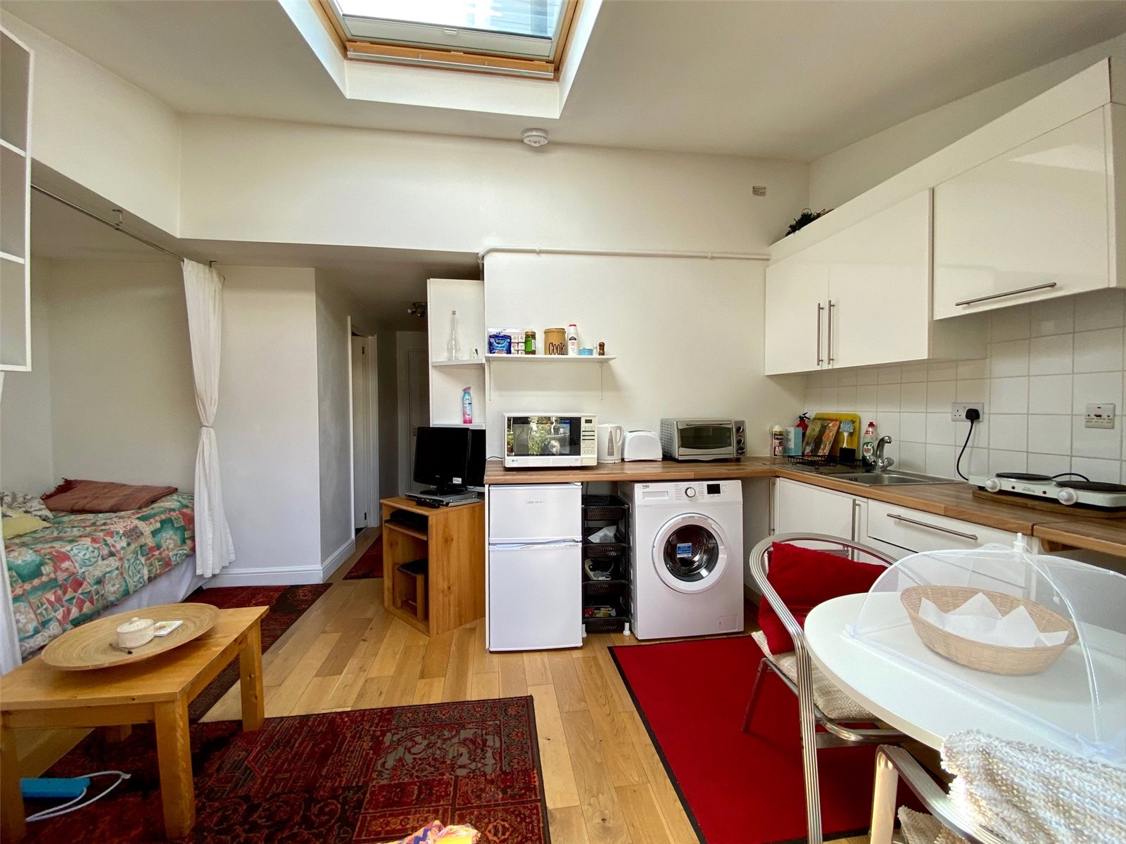 Apartment to rent in Lonsdale Drive, Enfield  - Property Image 1