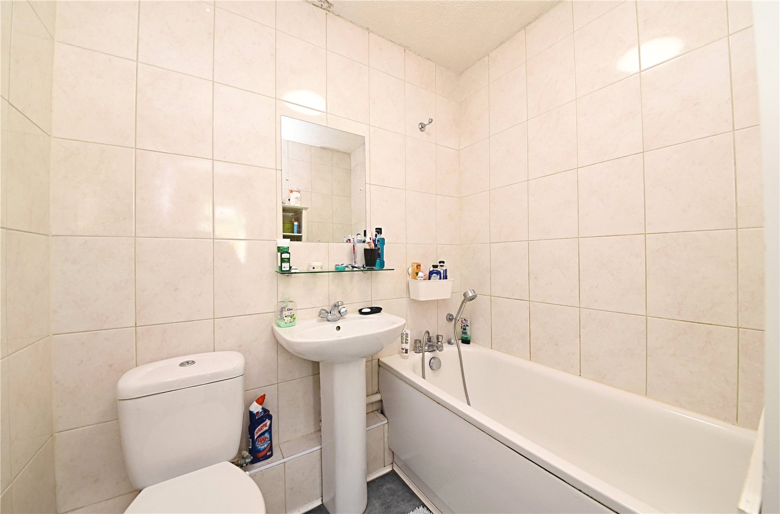 2 bed house to rent in Kingfisher Close, Harrow Weald  - Property Image 5