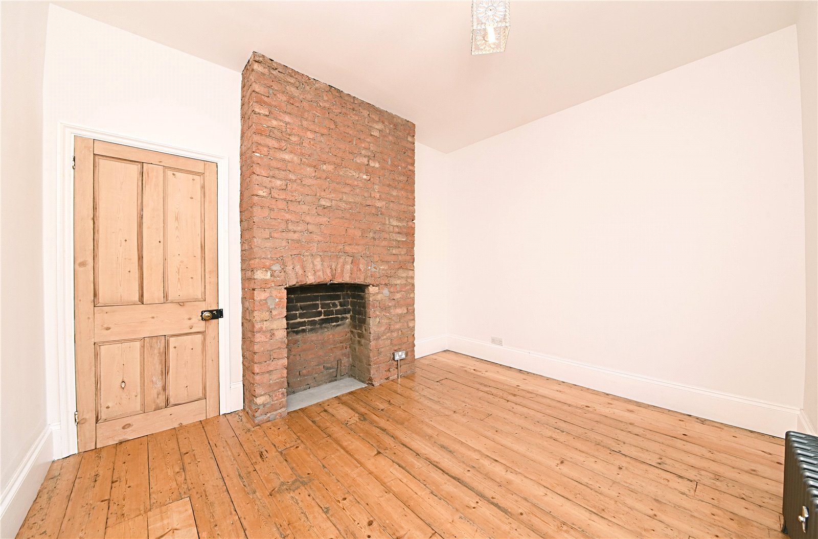 3 bed apartment to rent in Wood Street, High Barnet  - Property Image 9