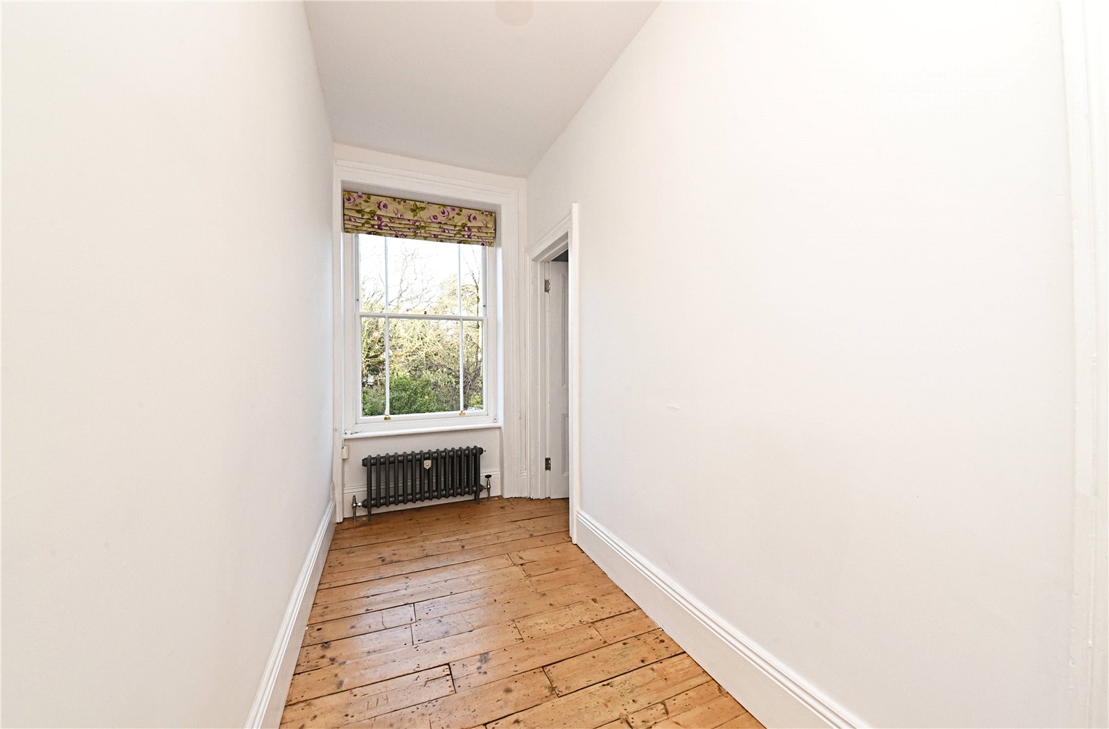 3 bed apartment to rent in Wood Street, High Barnet  - Property Image 11