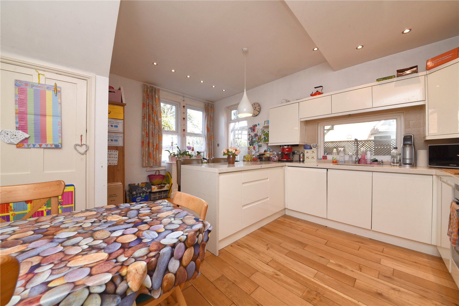 2 bed maisonette for sale in Sedgemere Avenue, East Finchley  - Property Image 2