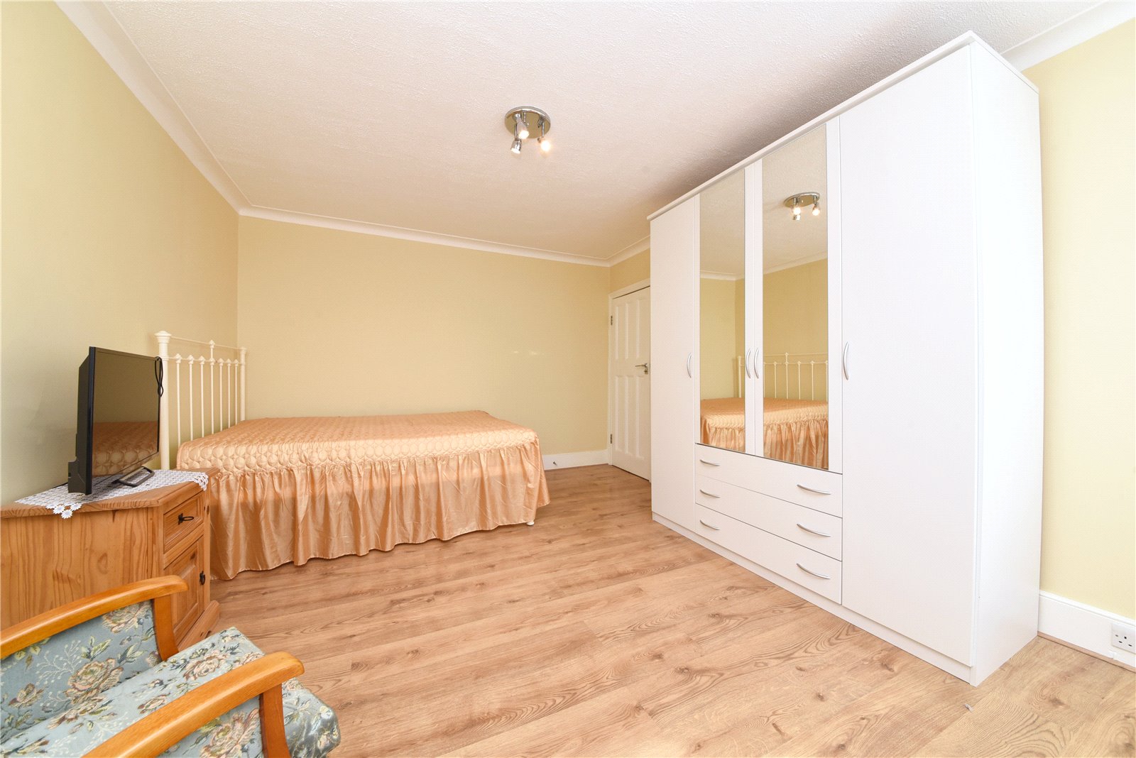 3 bed house to rent in Berkshire Gardens, Palmers Green  - Property Image 9