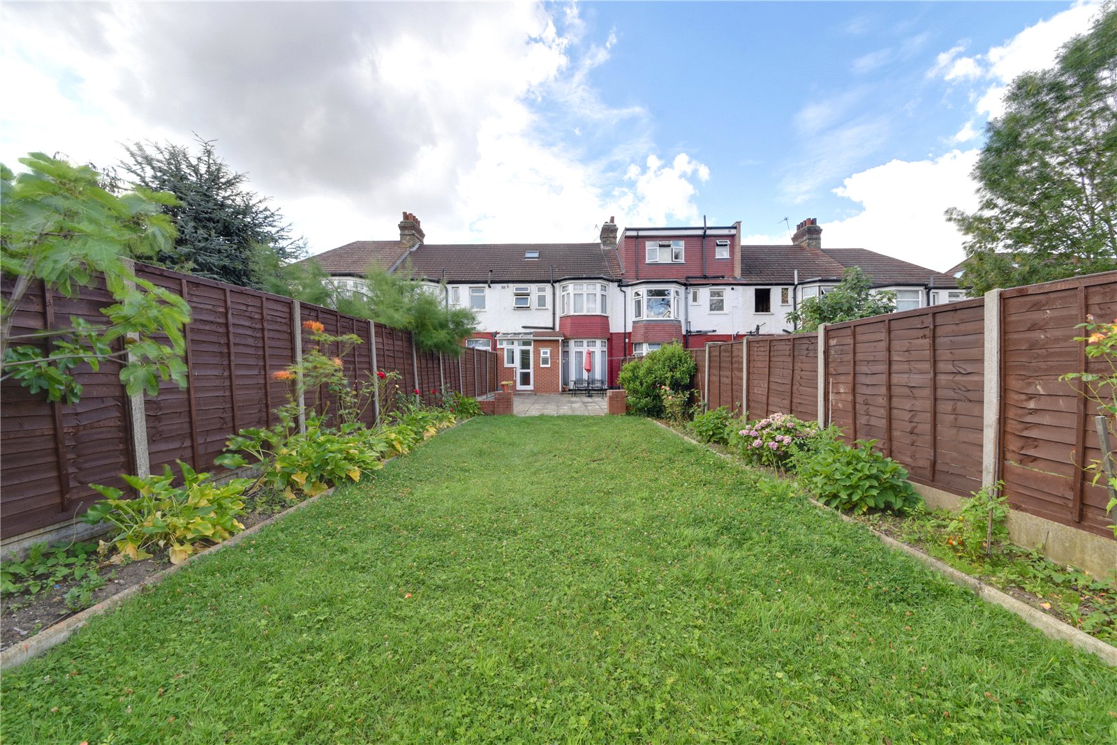 3 bed house to rent in Berkshire Gardens, Palmers Green  - Property Image 3