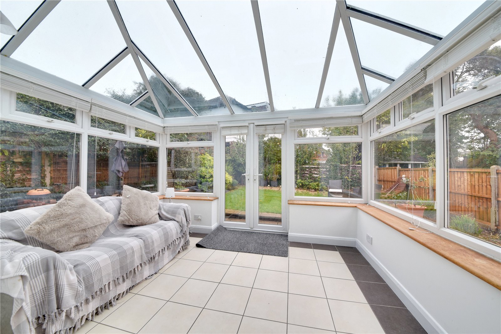 3 bed house for sale in Raydean Road, High Barnet  - Property Image 3