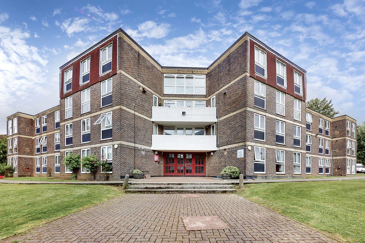 4 bed apartment for sale in Rusper Close, Stanmore - Property Image 1