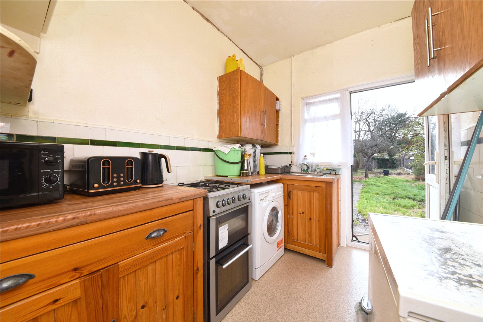 3 bed house for sale in Ridge Road, Winchmore Hill  - Property Image 2