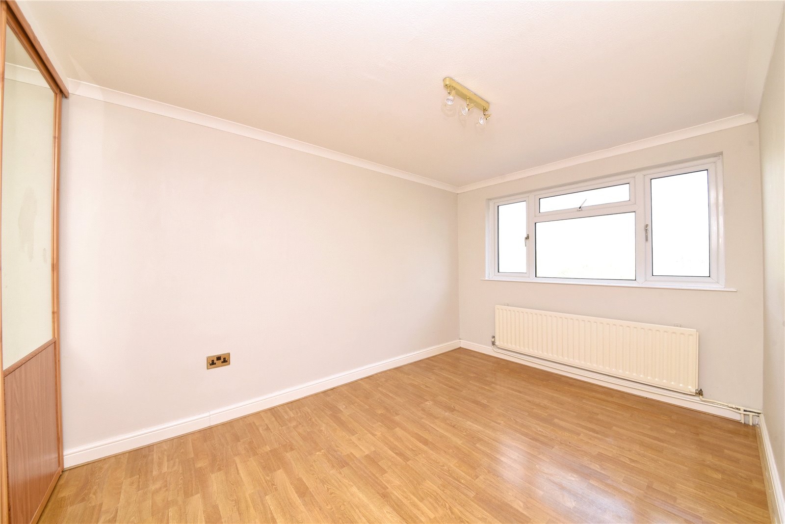 3 bed house to rent in Cooks Mead, Bushey  - Property Image 9