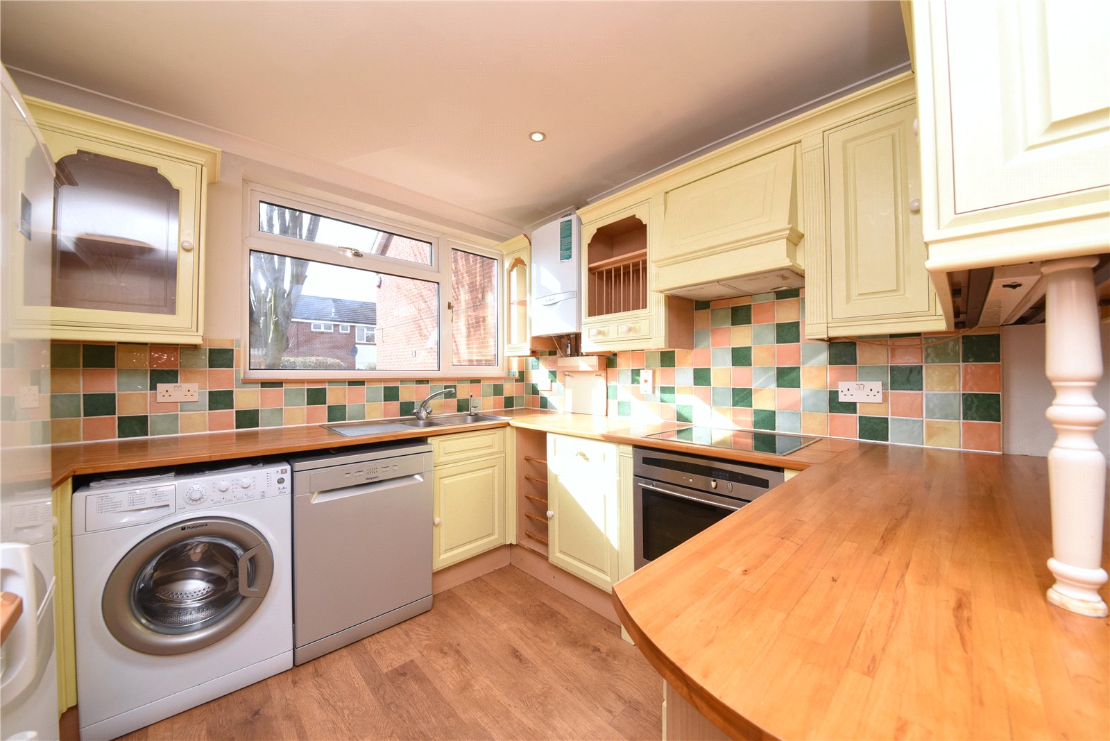 3 bed house to rent in Cooks Mead, Bushey  - Property Image 3