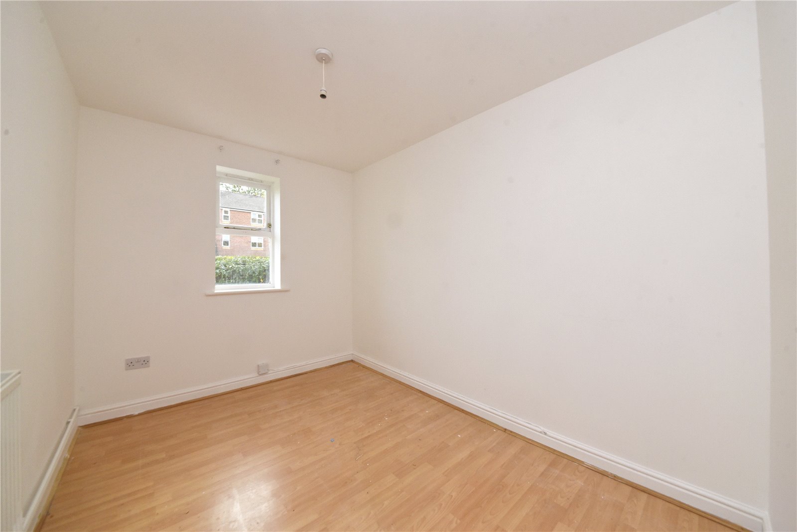 2 bed apartment for sale in Chase Road (Access Via Alexandra Court), Oakwood  - Property Image 8