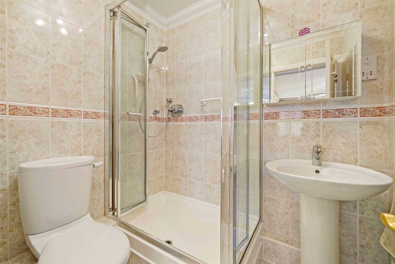 2 bed apartment to rent in High Road, Whetstone  - Property Image 7