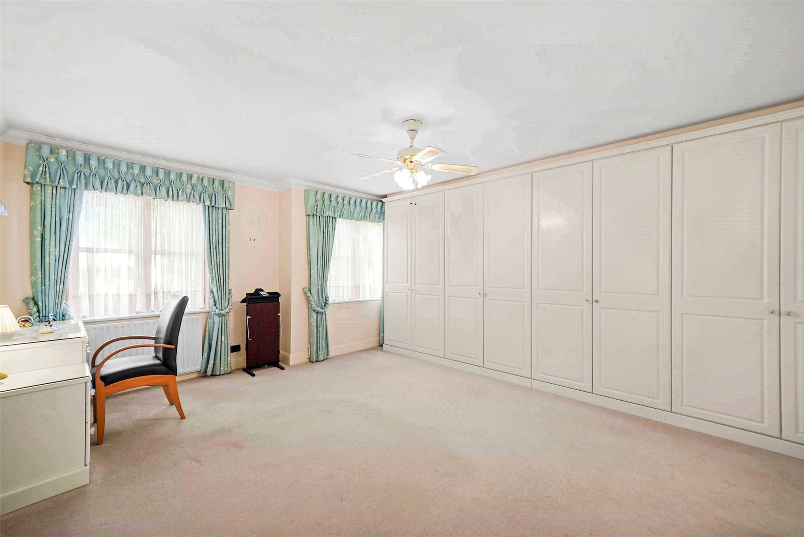 2 bed apartment to rent in High Road, Whetstone  - Property Image 6