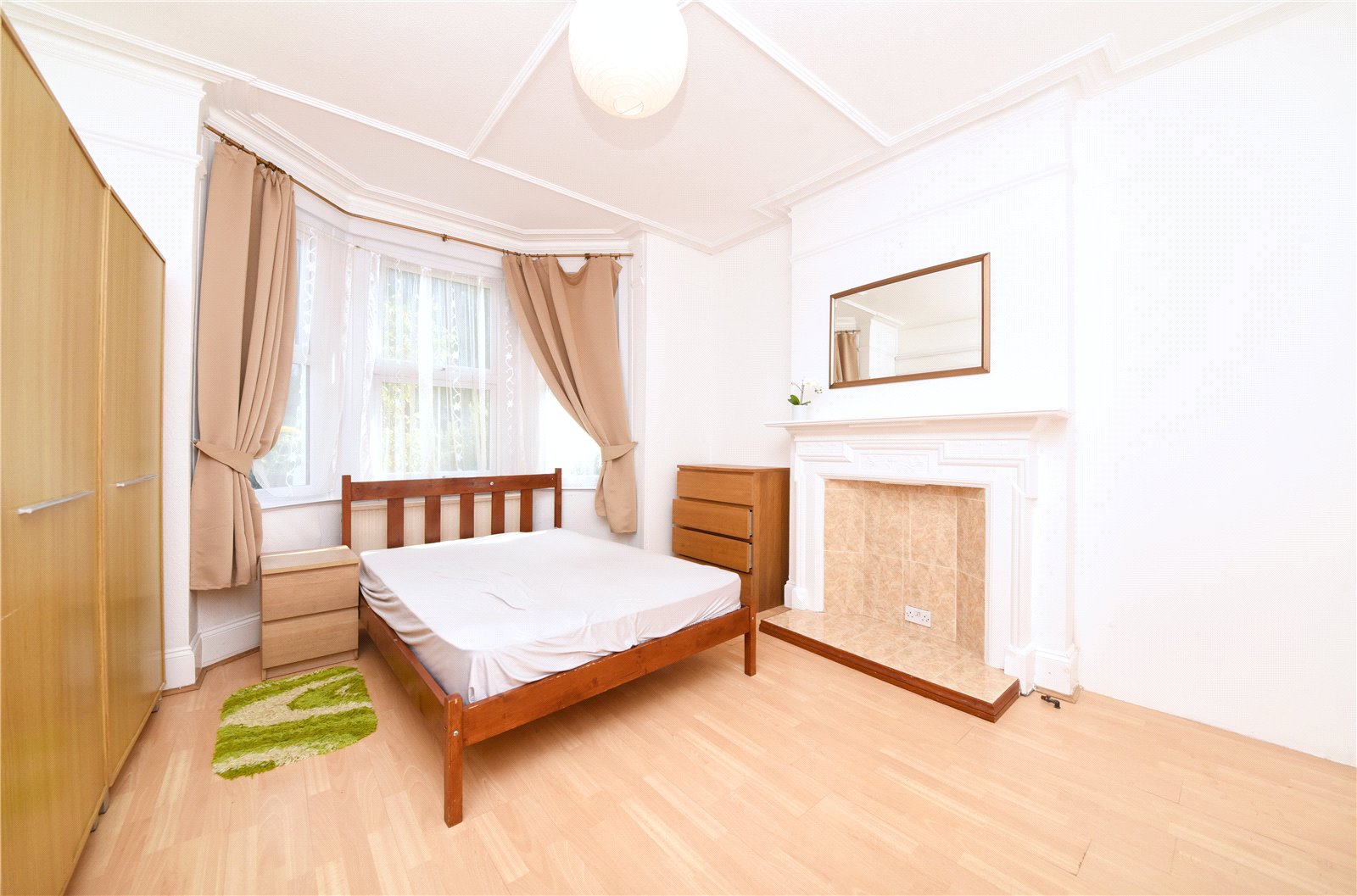 2 bed apartment to rent in Graham Road, Hendon  - Property Image 5