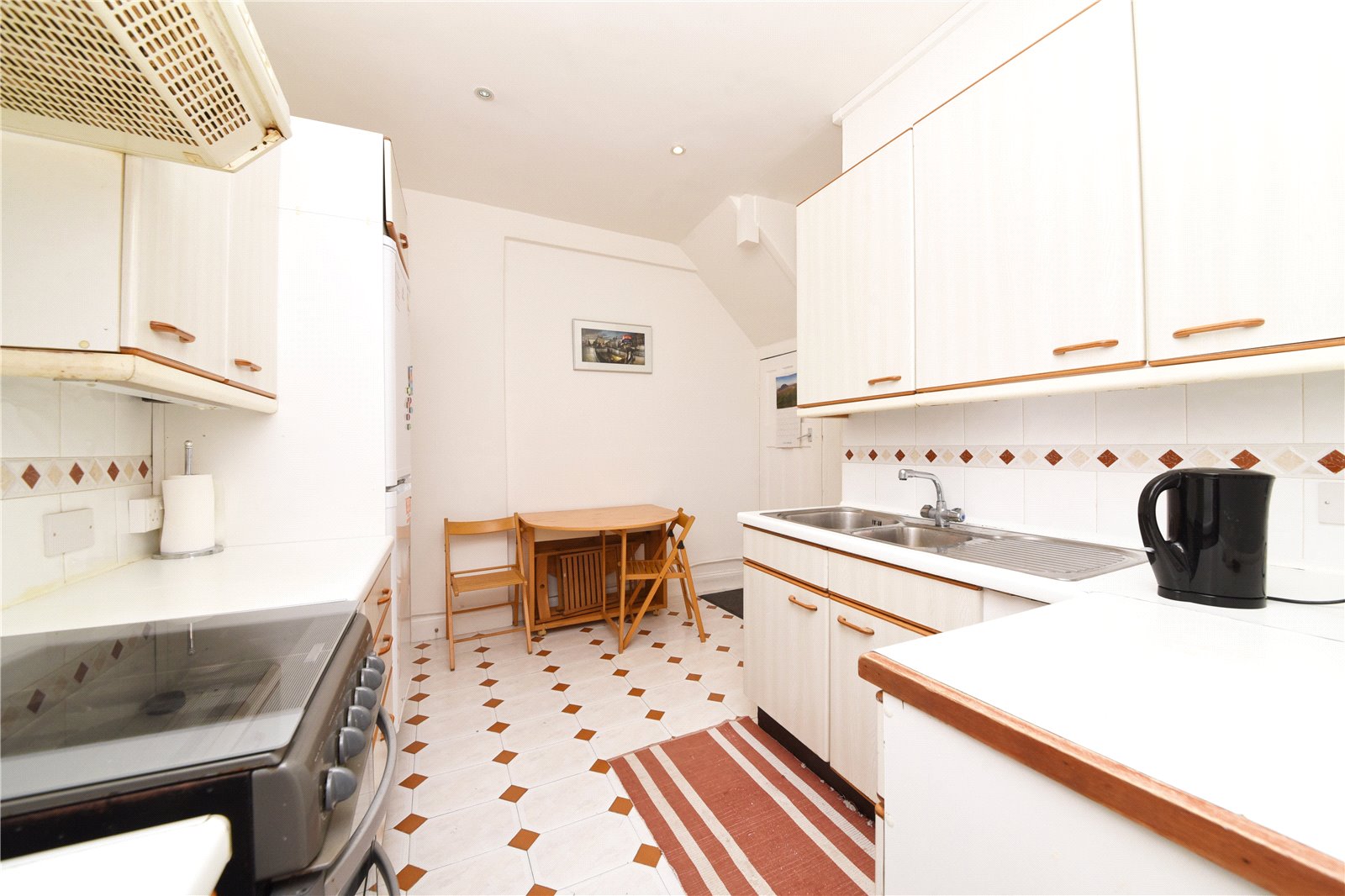 2 bed apartment to rent in Graham Road, Hendon  - Property Image 2