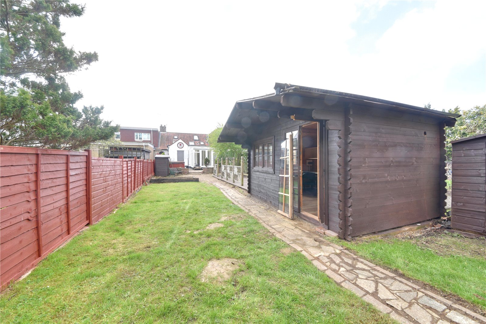 3 bed bungalow to rent in Bullhead Road, Borehamwood  - Property Image 6